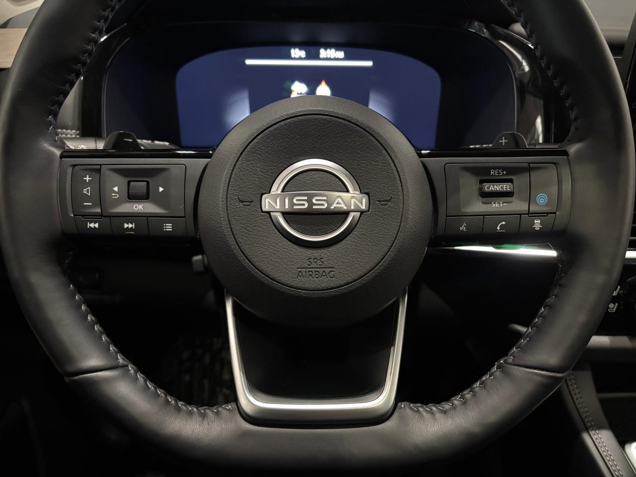 2024 Nissan Pathfinder Platinum Photo