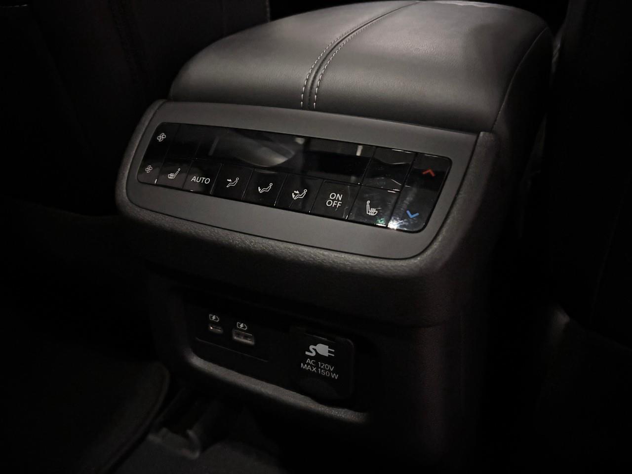 2024 Nissan Pathfinder Platinum Photo