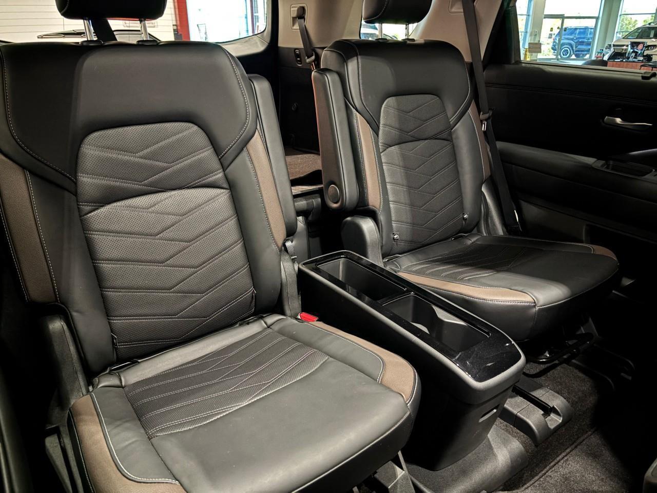 2024 Nissan Pathfinder Platinum Photo