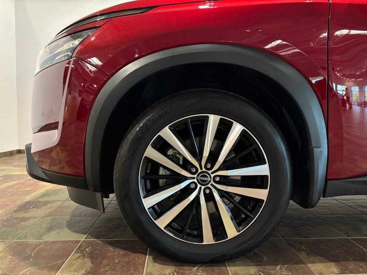 2024 Nissan Pathfinder Platinum Photo