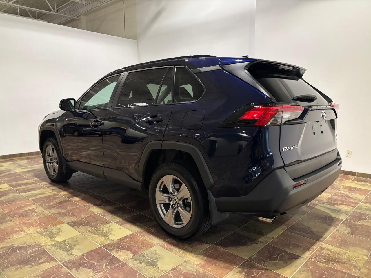 2024 Toyota RAV4 XLE Photo2