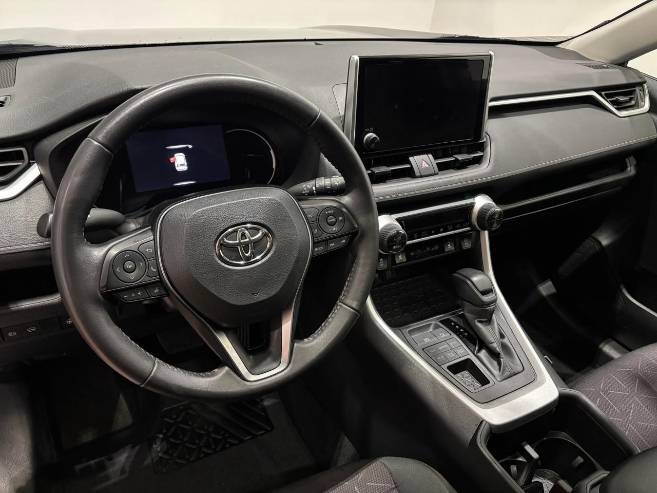 2024 Toyota RAV4 XLE Photo