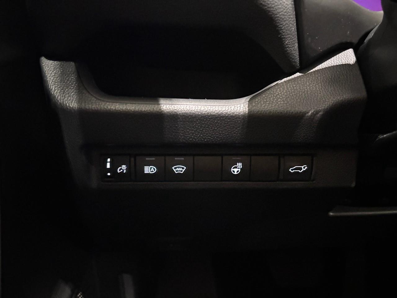 2024 Toyota RAV4 XLE Photo