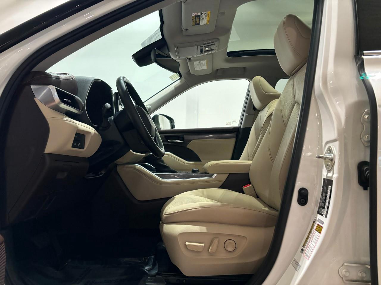 2020 Toyota Highlander Limited   BACKUP CAMERA Photo