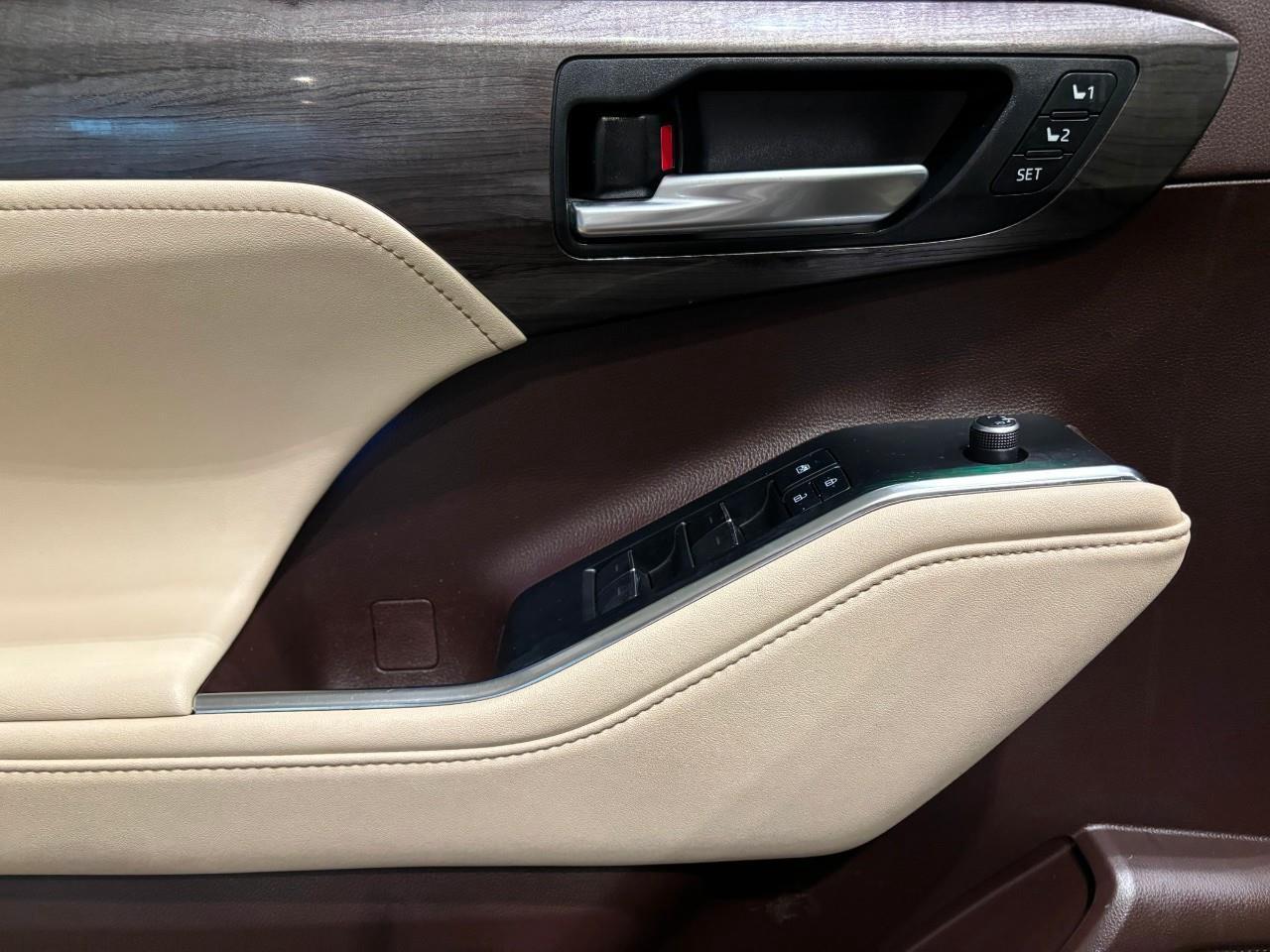 2020 Toyota Highlander Limited   BACKUP CAMERA Photo