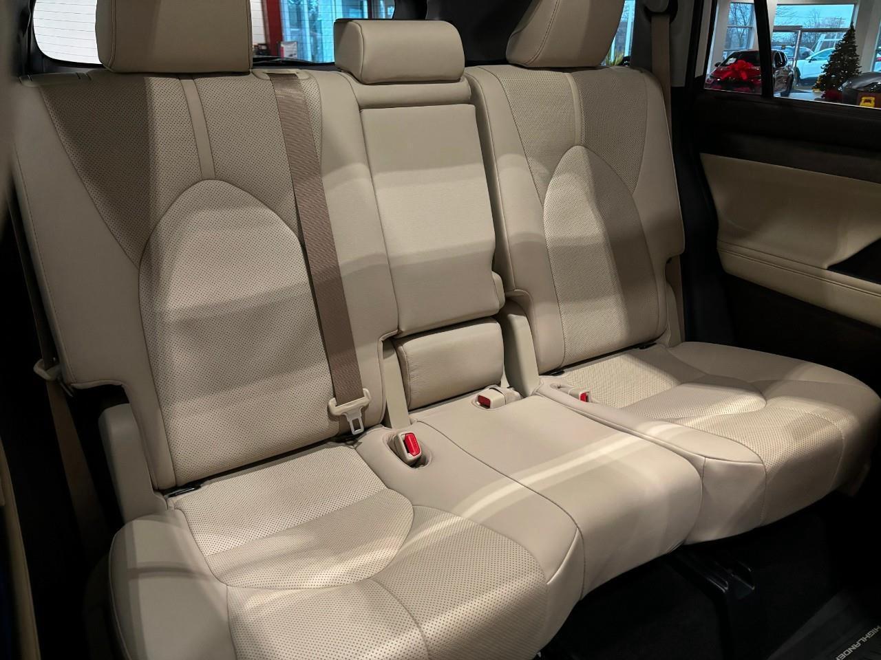 2020 Toyota Highlander Limited   BACKUP CAMERA Photo