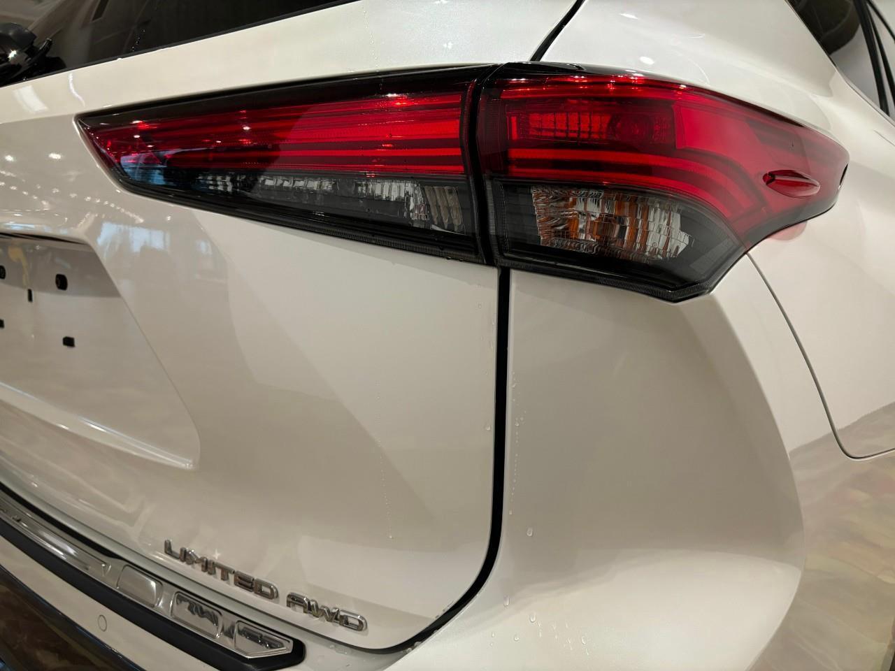 2020 Toyota Highlander Limited   BACKUP CAMERA Photo