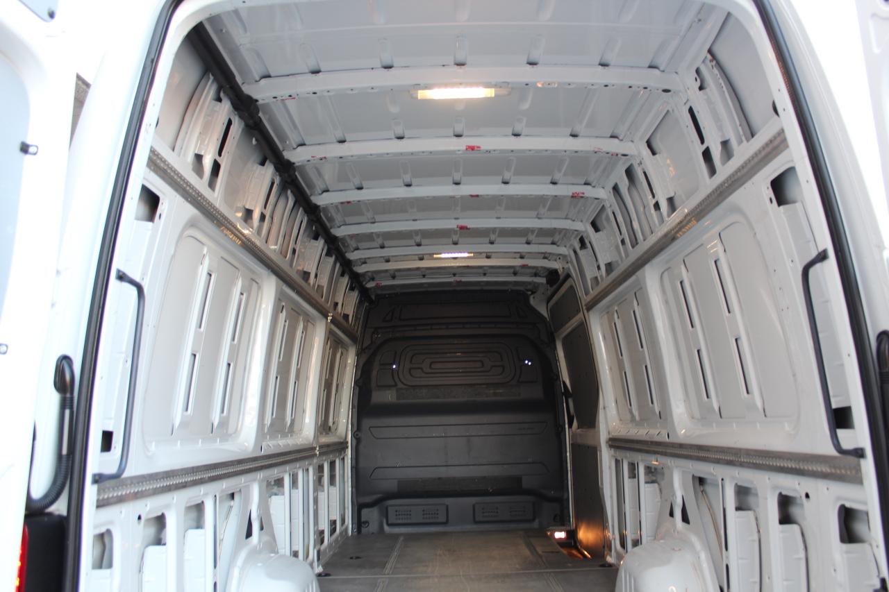 2018 Mercedes-Benz Sprinter Cargo Van 177" EXTRA EXTENDED - "3.0L DIESEL" - "3 SEATER" Photo4
