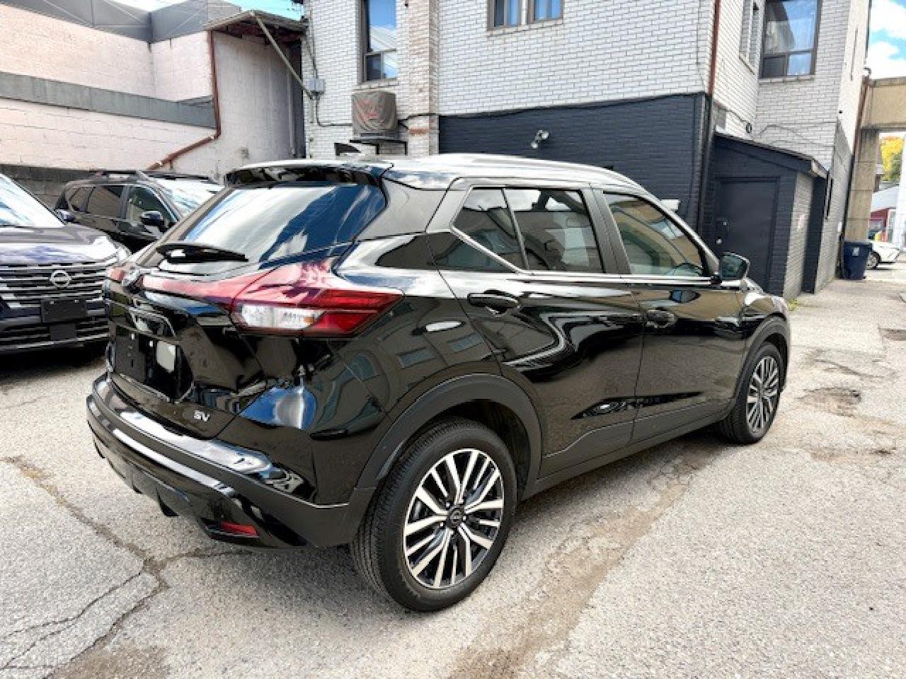 2023 Nissan Kicks SV, APPLE CARPLAY, HEATED SEATS, PUSH BUTTON, SIRI Photo