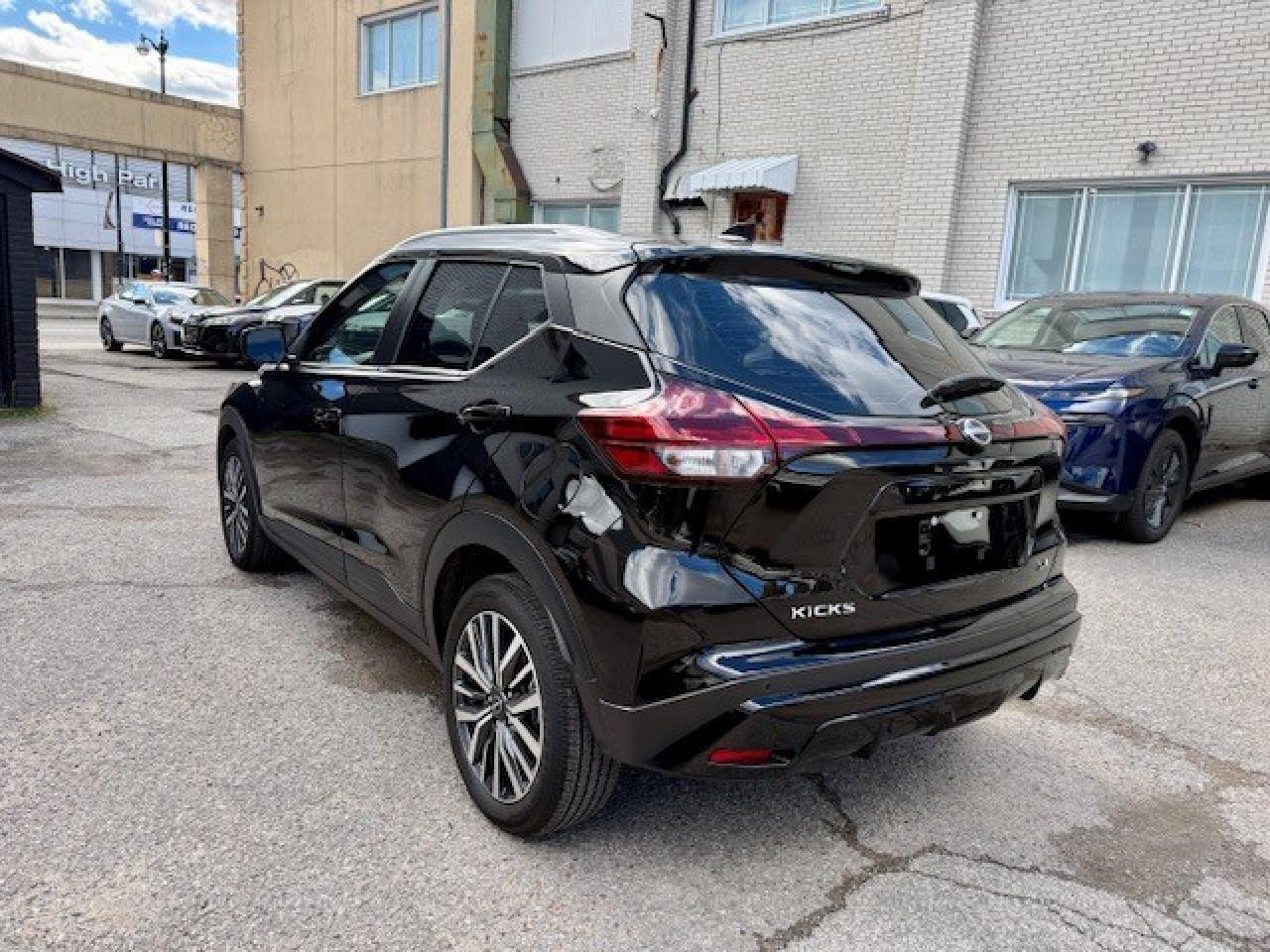 2023 Nissan Kicks SV, APPLE CARPLAY, HEATED SEATS, PUSH BUTTON, SIRI Photo