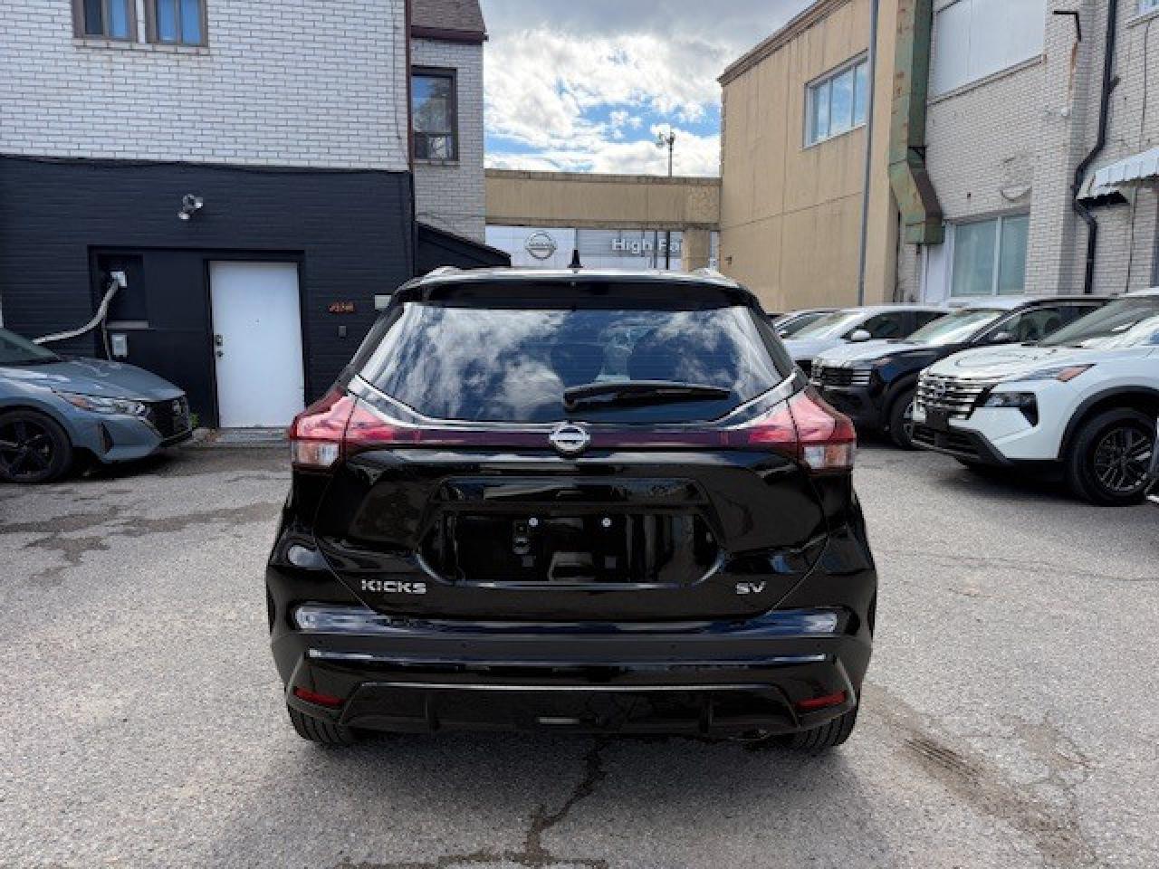 2023 Nissan Kicks SV, APPLE CARPLAY, HEATED SEATS, PUSH BUTTON, SIRI Photo