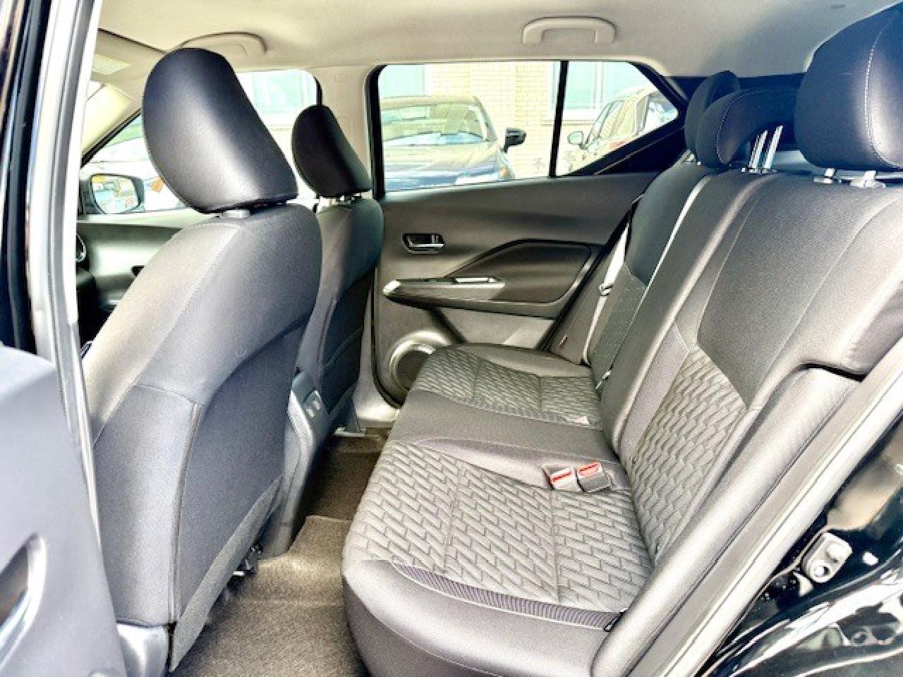 2023 Nissan Kicks SV, APPLE CARPLAY, HEATED SEATS, PUSH BUTTON, SIRI Photo