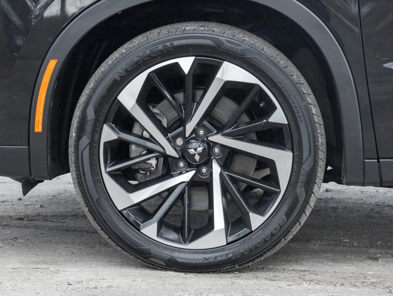 2023 Mitsubishi Outlander PHEV SEL S-AWC CPO FINANCE RATES FOR AS LOW AS 0.90% Photo4