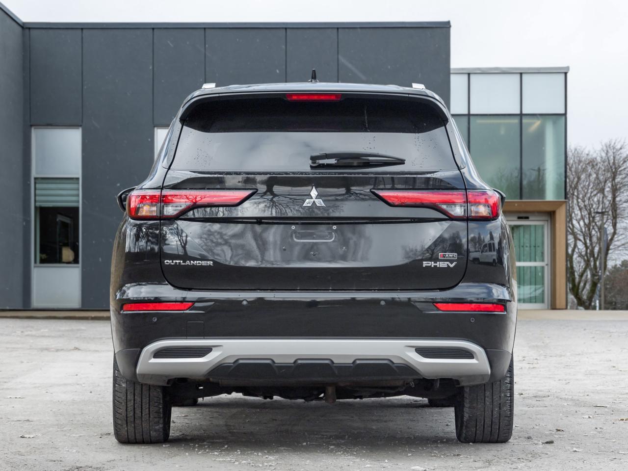 2023 Mitsubishi Outlander PHEV SEL S-AWC CPO FINANCE RATES FOR AS LOW AS 0.90% Photo