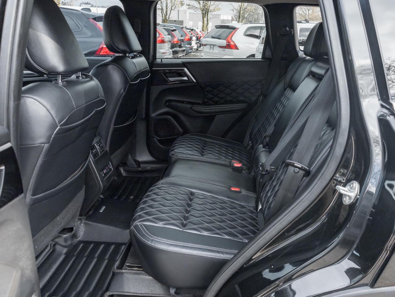 2023 Mitsubishi Outlander PHEV SEL S-AWC CPO FINANCE RATES FOR AS LOW AS 0.90% Photo