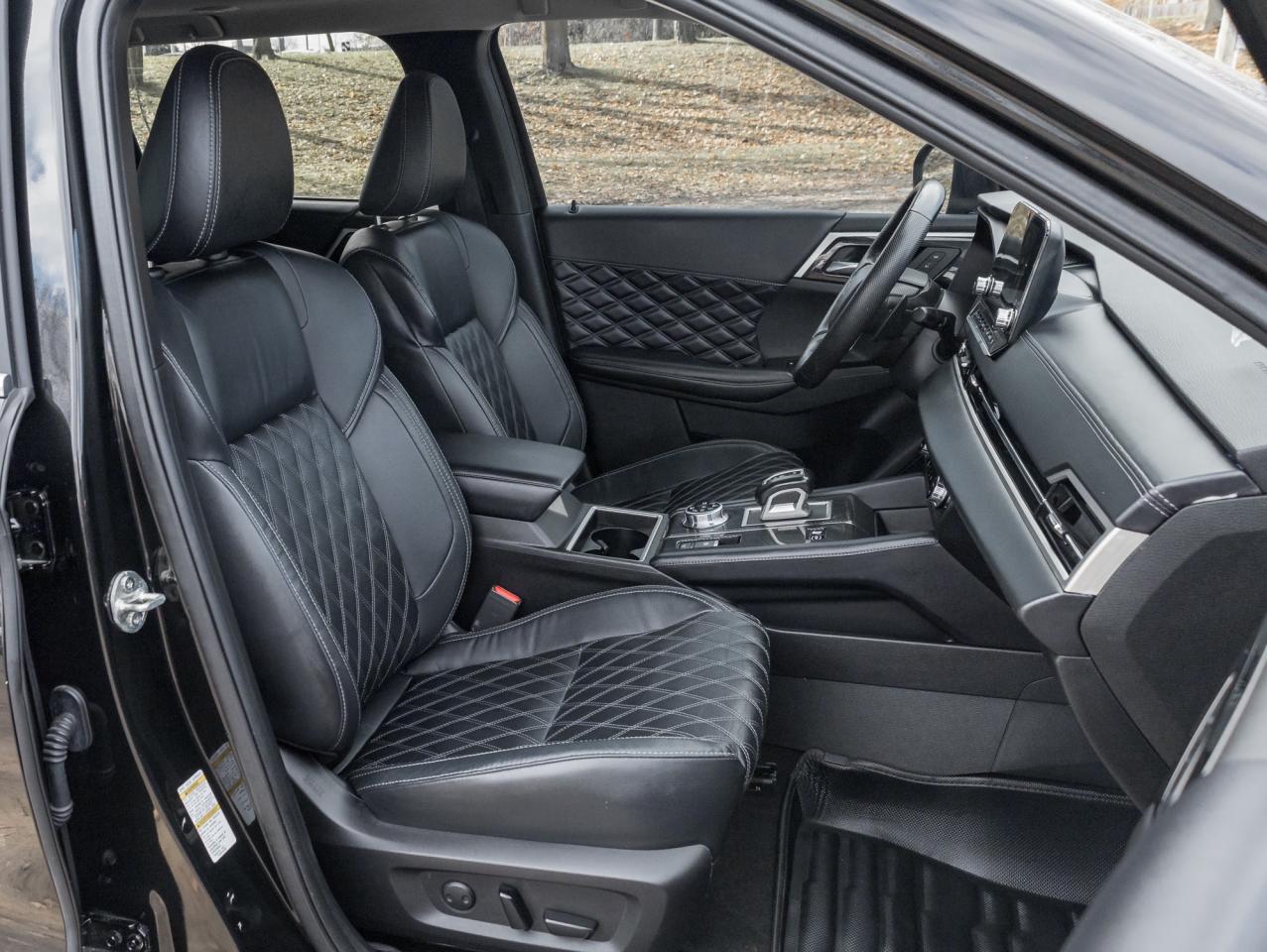 2023 Mitsubishi Outlander PHEV SEL S-AWC CPO FINANCE RATES FOR AS LOW AS 0.90% Photo