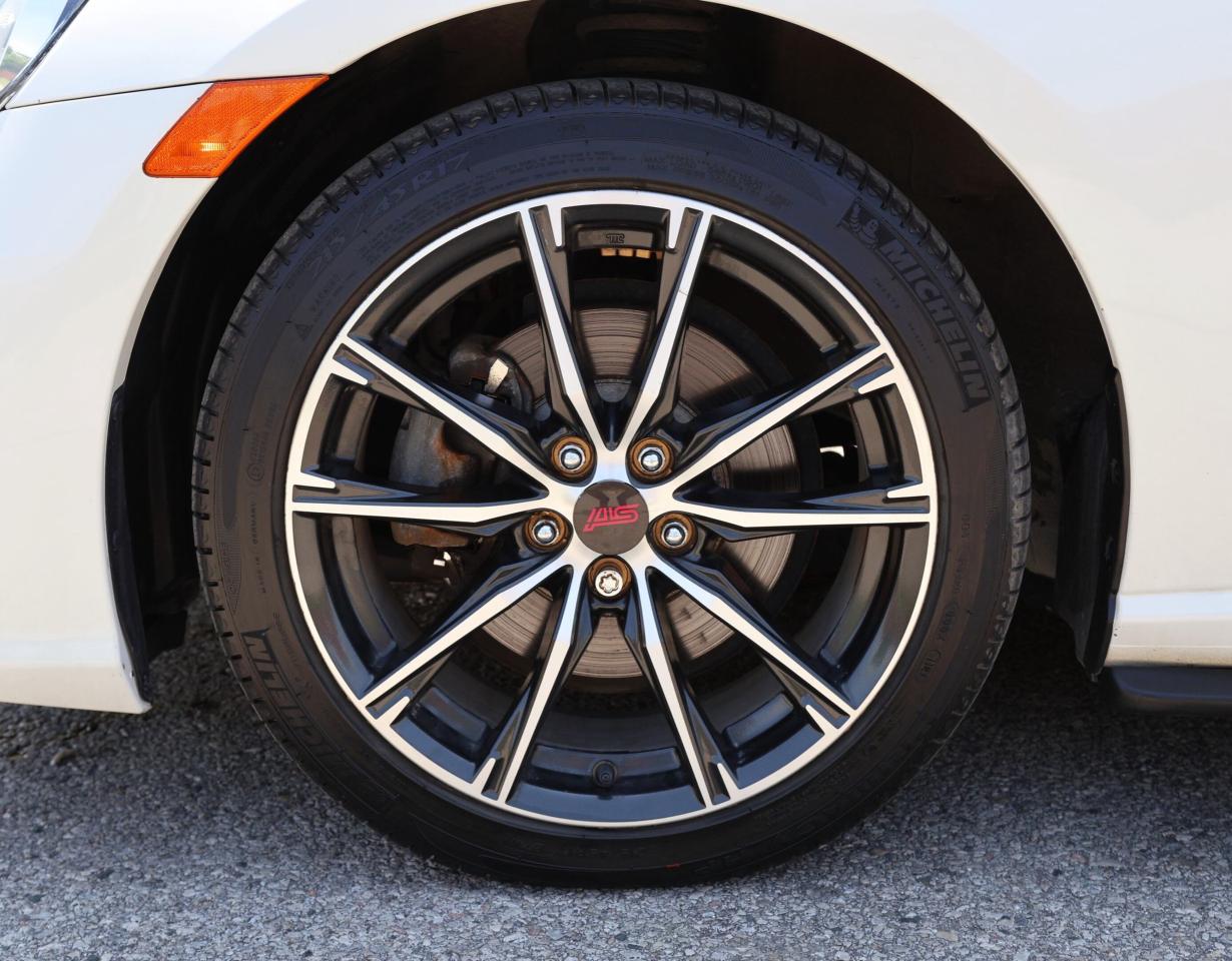 2019 Subaru BRZ SPORT TECH-6S MAN/NAV/BACK UP CAM/LEATHER/CARPLAY/ Photo