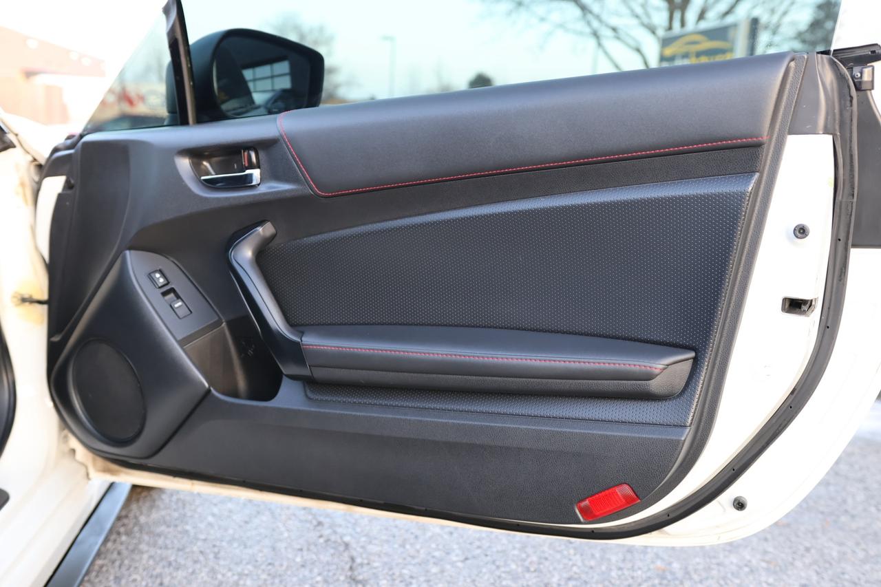 2019 Subaru BRZ SPORT TECH-6S MAN/NAV/BACK UP CAM/LEATHER/CARPLAY/ Photo