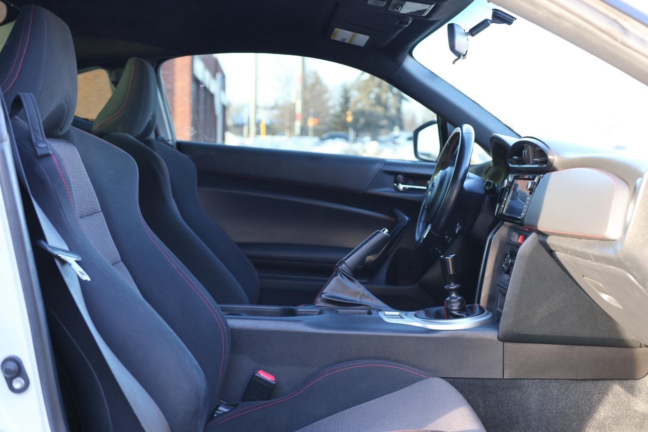 2019 Subaru BRZ SPORT TECH-6S MAN/NAV/BACK UP CAM/LEATHER/CARPLAY/ Photo