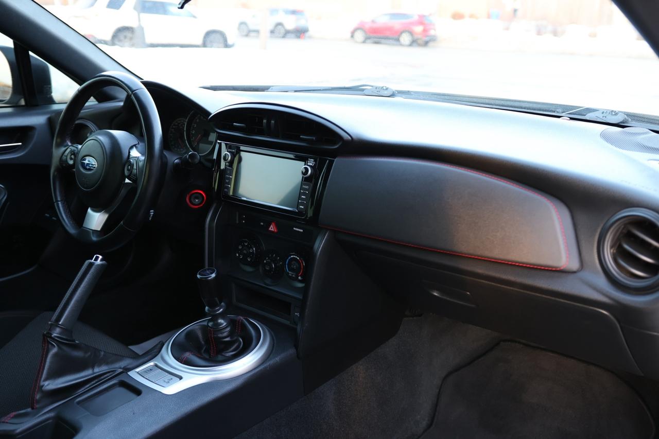 2019 Subaru BRZ SPORT TECH-6S MAN/NAV/BACK UP CAM/LEATHER/CARPLAY/ Photo