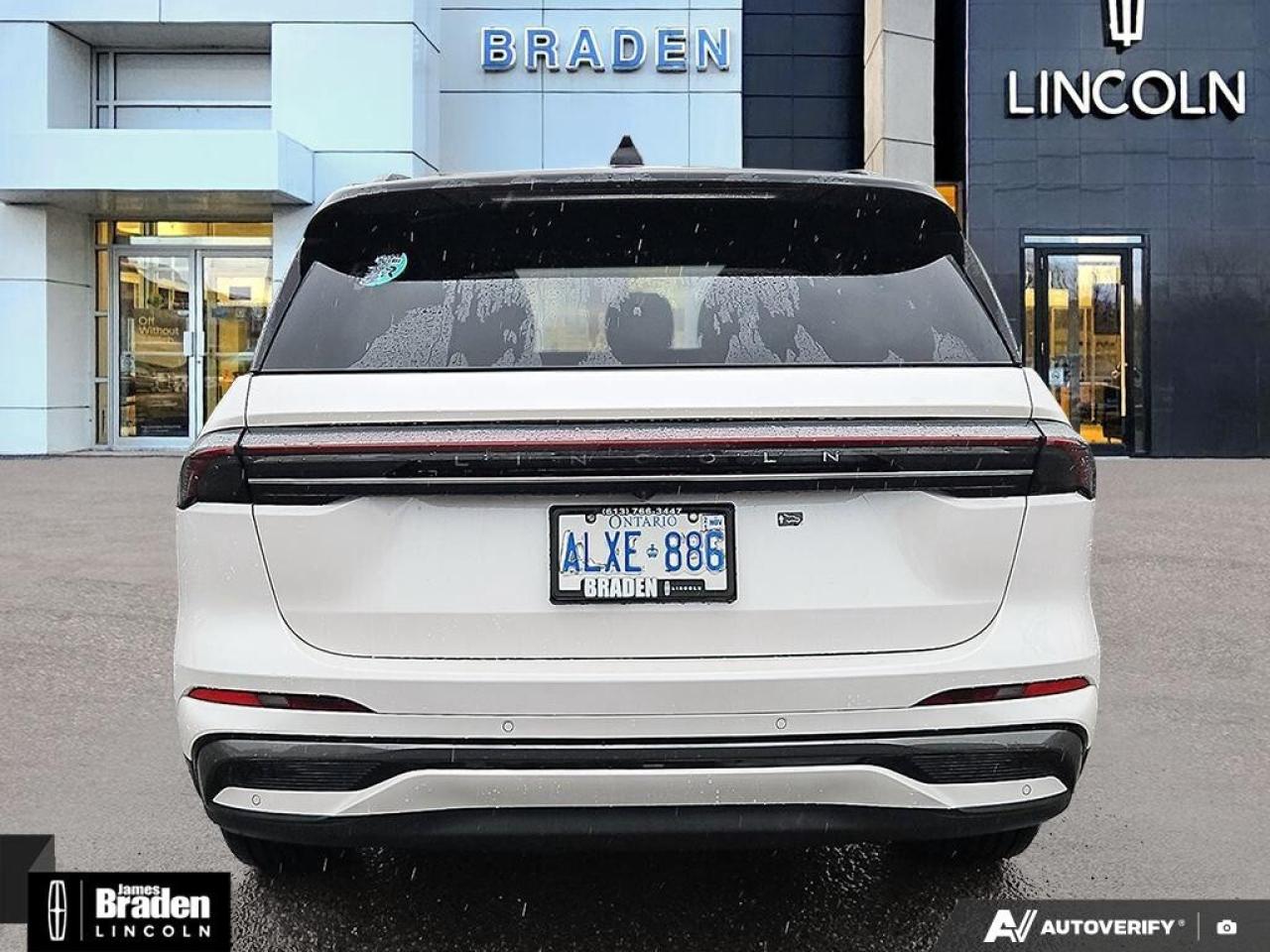 2025 Lincoln Nautilus Reserve AWD Photo4