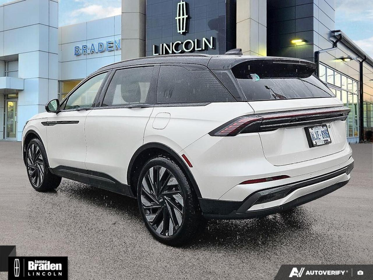 2025 Lincoln Nautilus Reserve AWD Photo3