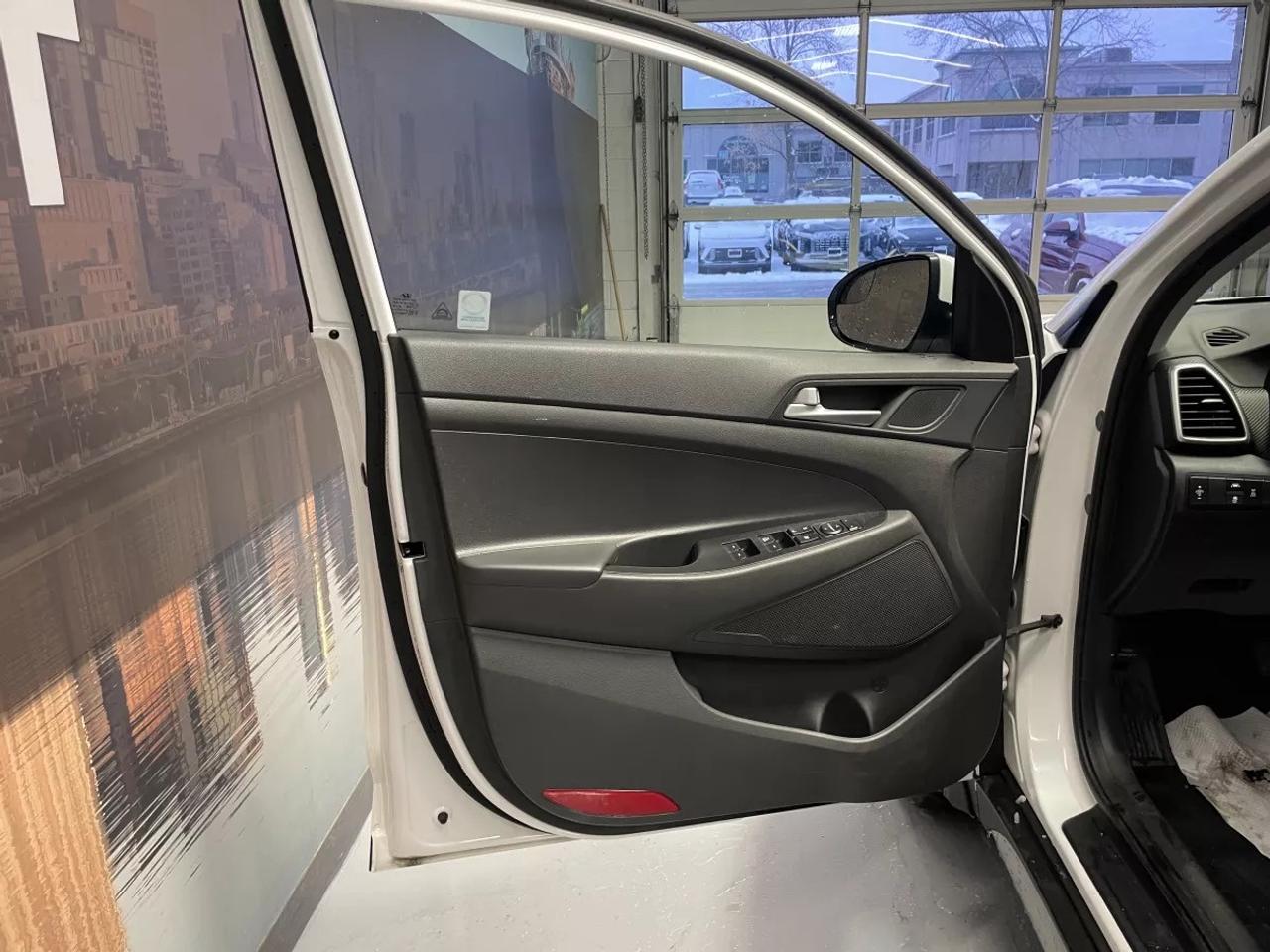 2021 Hyundai Tucson ESSENTIAL   ALL WHEEL DRIVE    HEATED SEATS   APPL Photo