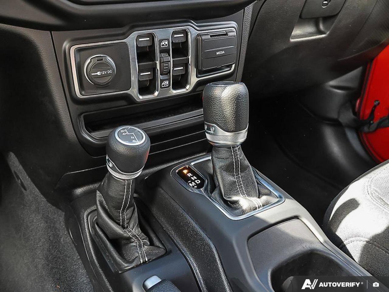 2022 Jeep Wrangler Unlimited SaharaSAHARA, 4X4, V6, NAV, HEATED CLOTH Photo