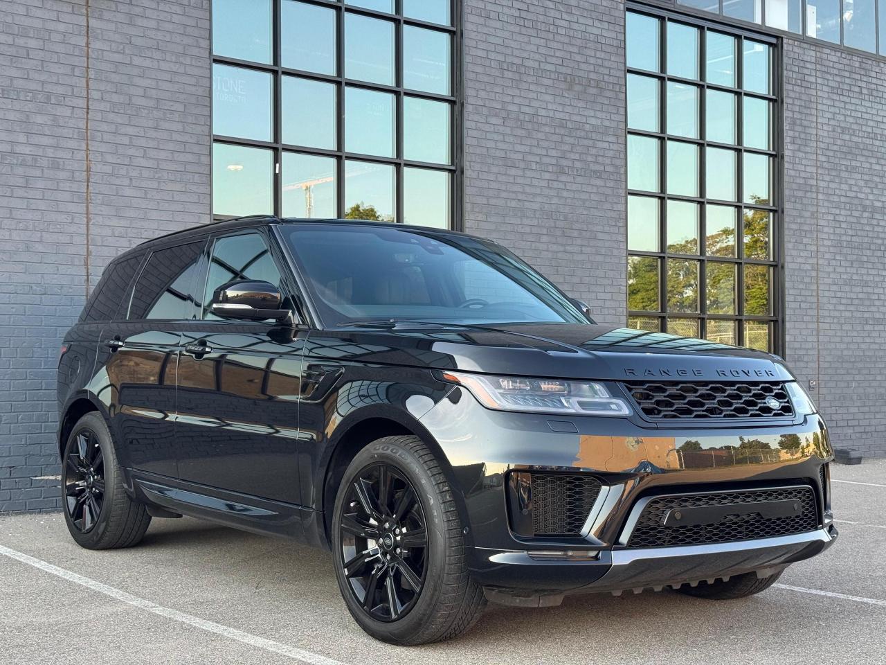 2022 Land Rover Range Rover Sport MHEV HSE Silver Photo