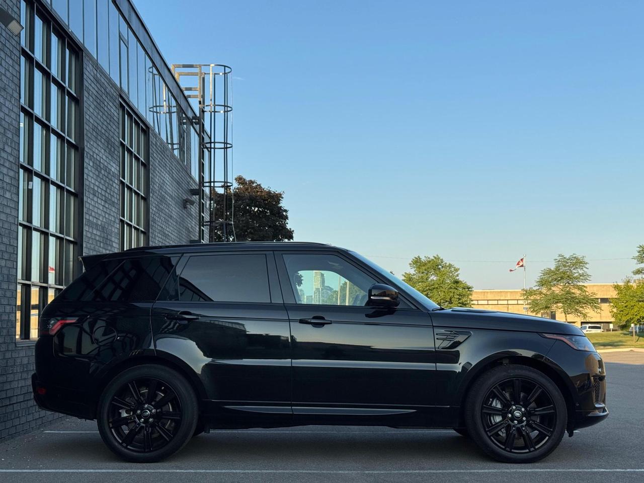 2022 Land Rover Range Rover Sport MHEV HSE Silver Photo