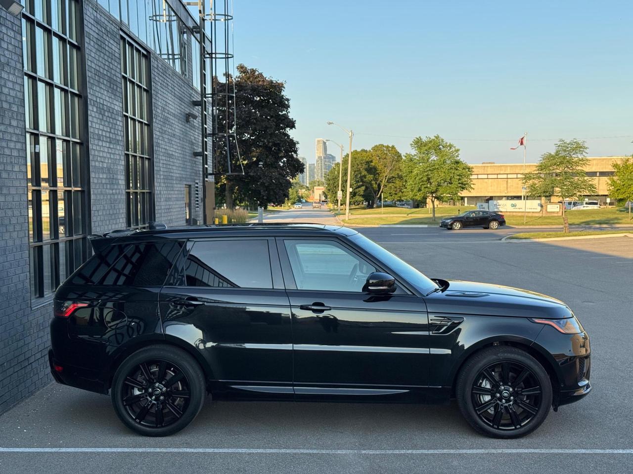 2022 Land Rover Range Rover Sport MHEV HSE Silver Photo