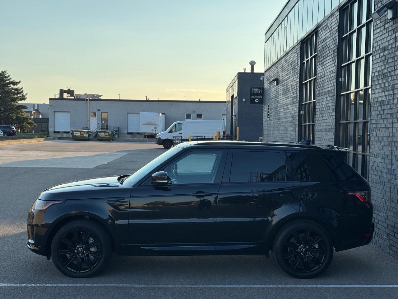 2022 Land Rover Range Rover Sport MHEV HSE Silver Photo