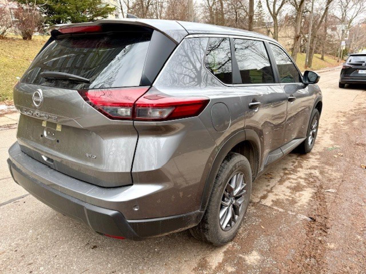 2024 Nissan Rogue S AWD, APPLE CARPLAY, BLIND SPOT, BLUETOOTH, ALLOY Photo4