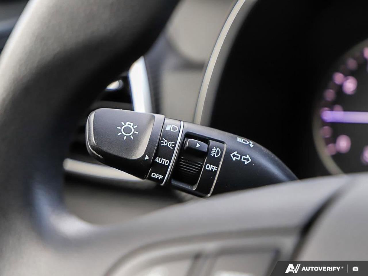 2019 Hyundai Tucson EssentialONE-OWNER, ACCIDENT-FREE, CARPLAY, HTD SE Photo