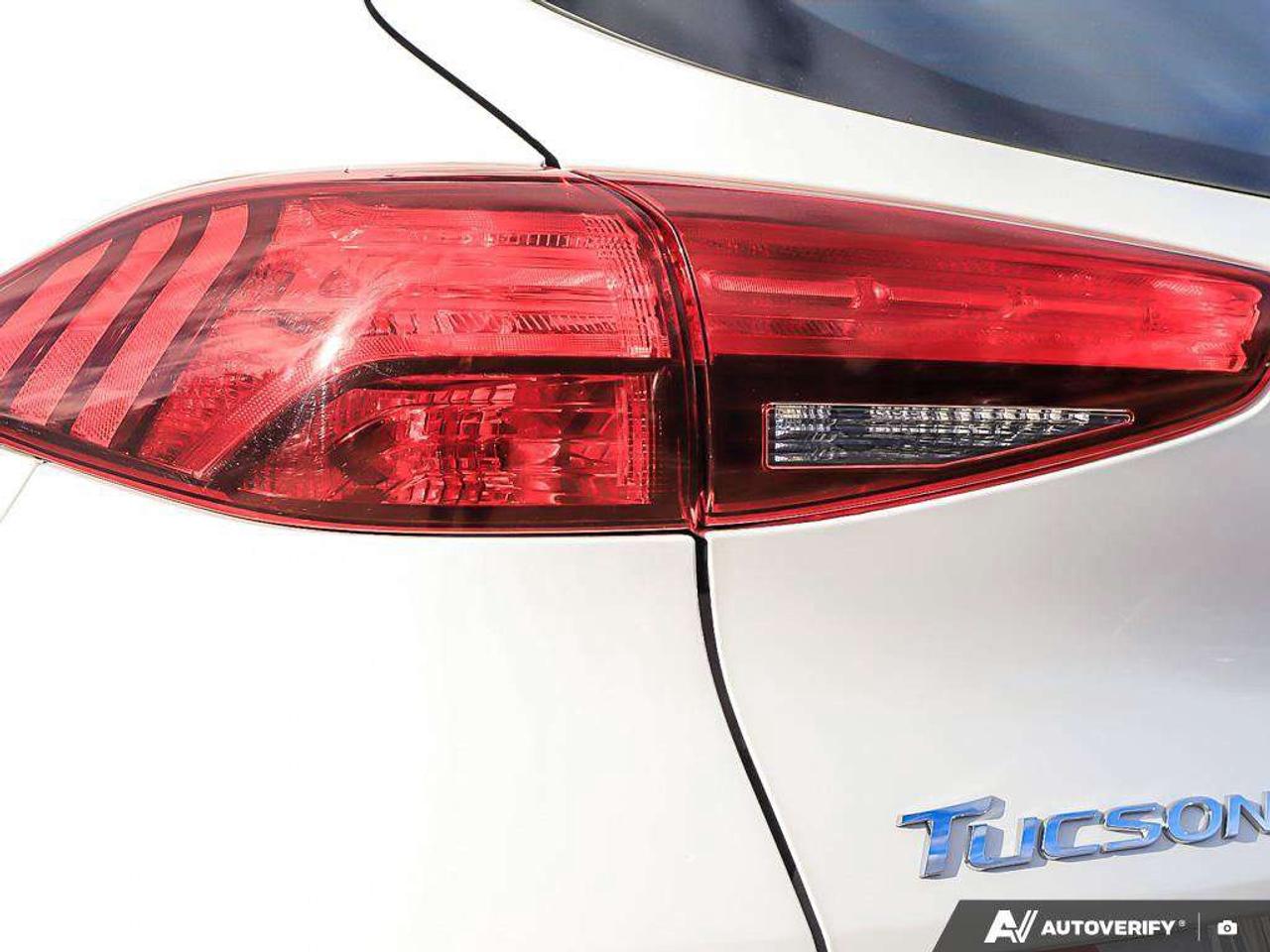 2019 Hyundai Tucson EssentialONE-OWNER, ACCIDENT-FREE, CARPLAY, HTD SEATS, FWD Photo