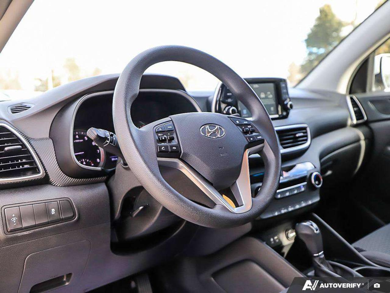 2019 Hyundai Tucson EssentialONE-OWNER, ACCIDENT-FREE, CARPLAY, HTD SEATS, FWD Photo