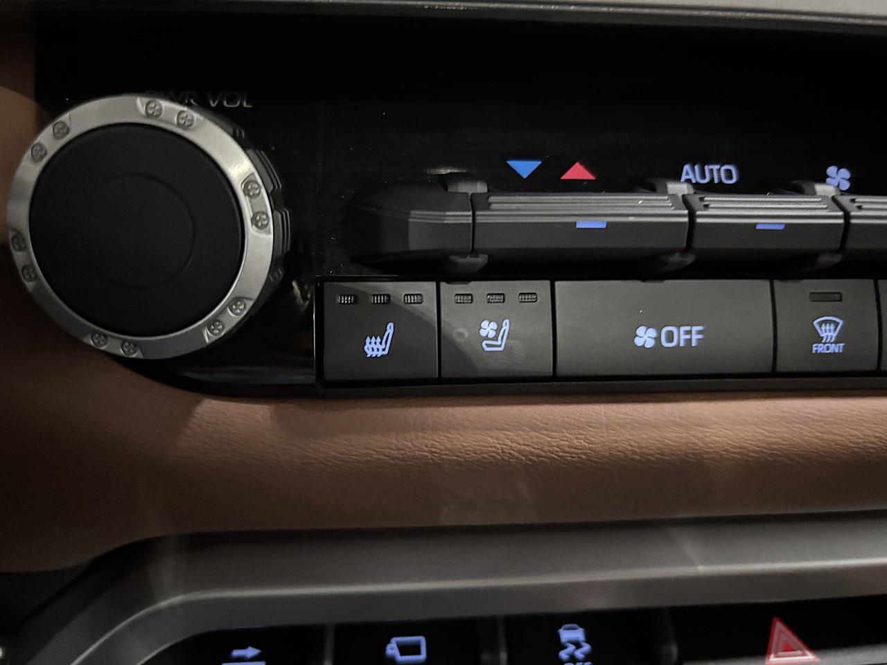 2023 Toyota Tundra Platinum Photo