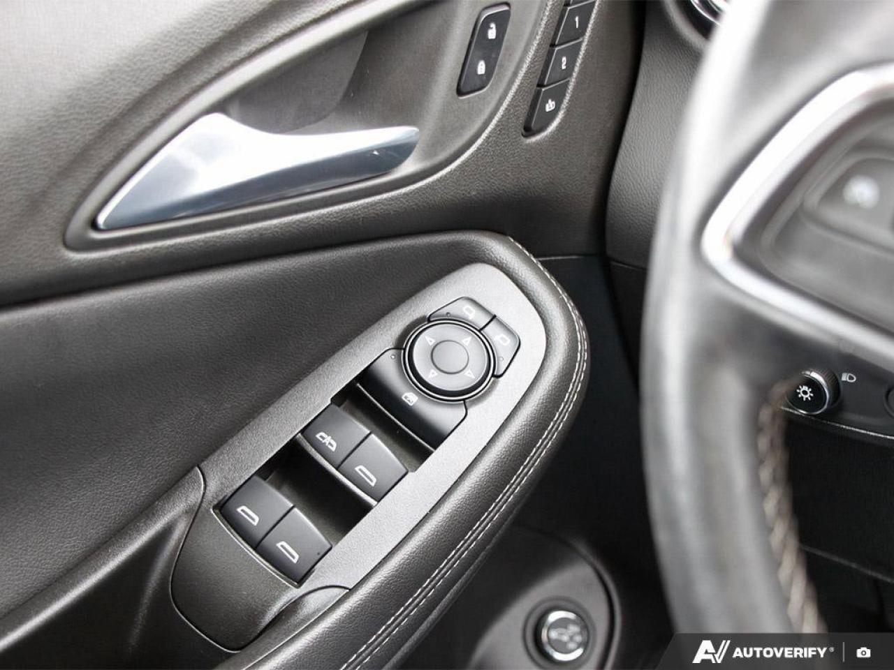 2023 Buick Encore GX EssenceESSENCE, AWD, NAV, ROOF, TECH, 1-OWNER! Photo