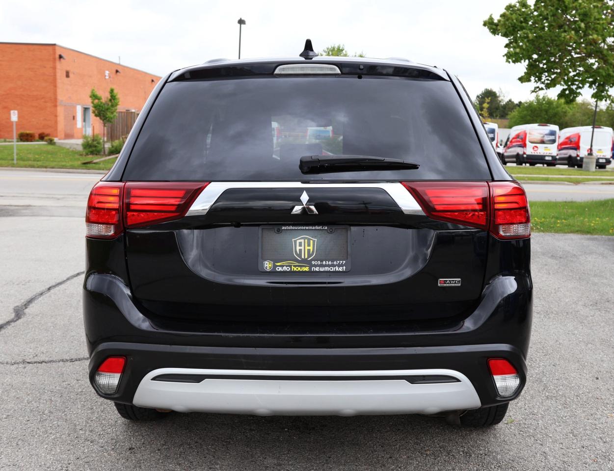 2020 Mitsubishi Outlander S-AWD/7 PASS/B CAM/H SEATS/DIFF LOCK/AUTO HOLD/BLU Photo4