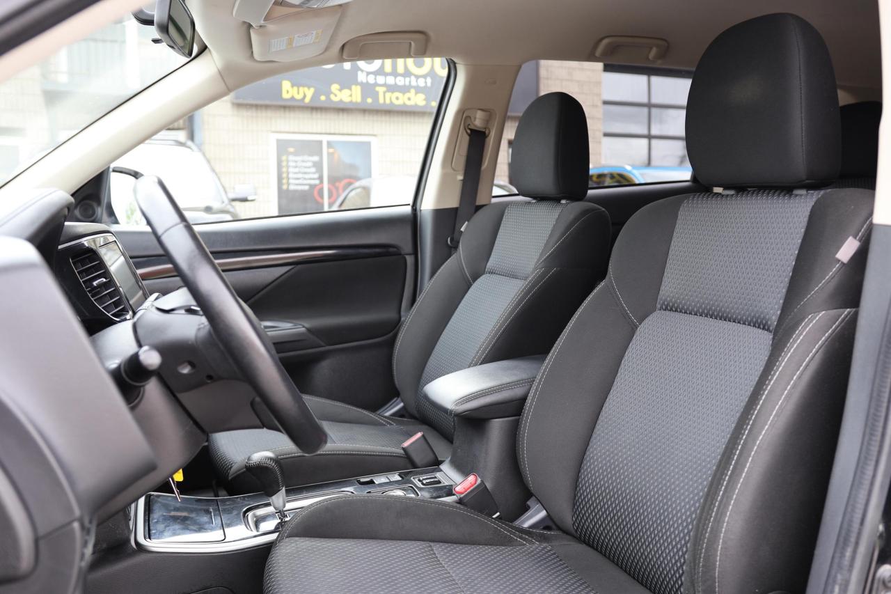 2020 Mitsubishi Outlander S-AWD/7 PASS/B CAM/H SEATS/DIFF LOCK/AUTO HOLD/BLU Photo