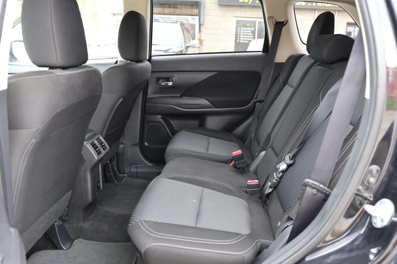 2020 Mitsubishi Outlander S-AWD/7 PASS/B CAM/H SEATS/DIFF LOCK/AUTO HOLD/BLU Photo