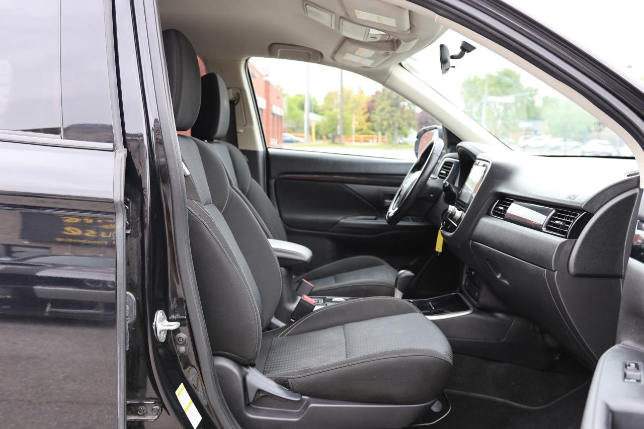 2020 Mitsubishi Outlander S-AWD/7 PASS/B CAM/H SEATS/DIFF LOCK/AUTO HOLD/BLU Photo