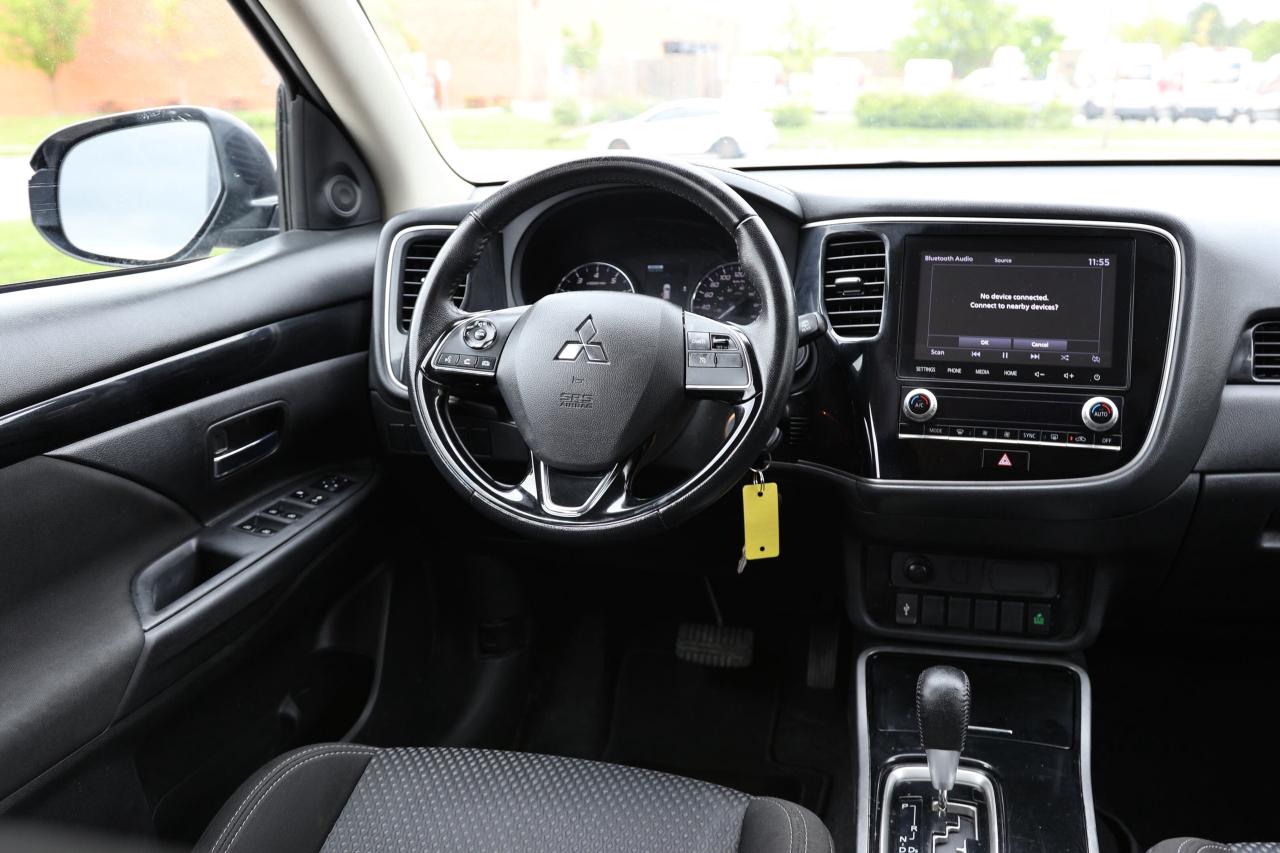 2020 Mitsubishi Outlander S-AWD/7 PASS/B CAM/H SEATS/DIFF LOCK/AUTO HOLD/BLU Photo