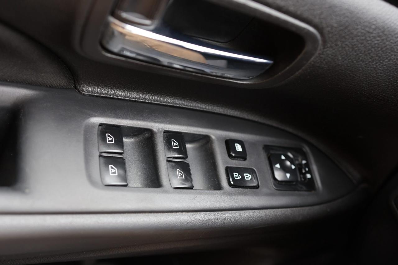 2020 Mitsubishi Outlander S-AWD/7 PASS/B CAM/H SEATS/DIFF LOCK/AUTO HOLD/BLU Photo