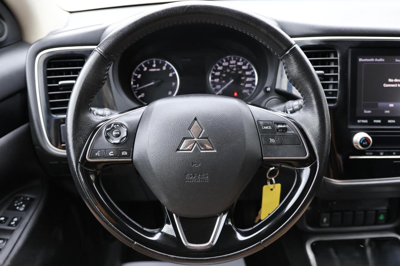 2020 Mitsubishi Outlander S-AWD/7 PASS/B CAM/H SEATS/DIFF LOCK/AUTO HOLD/BLU Photo