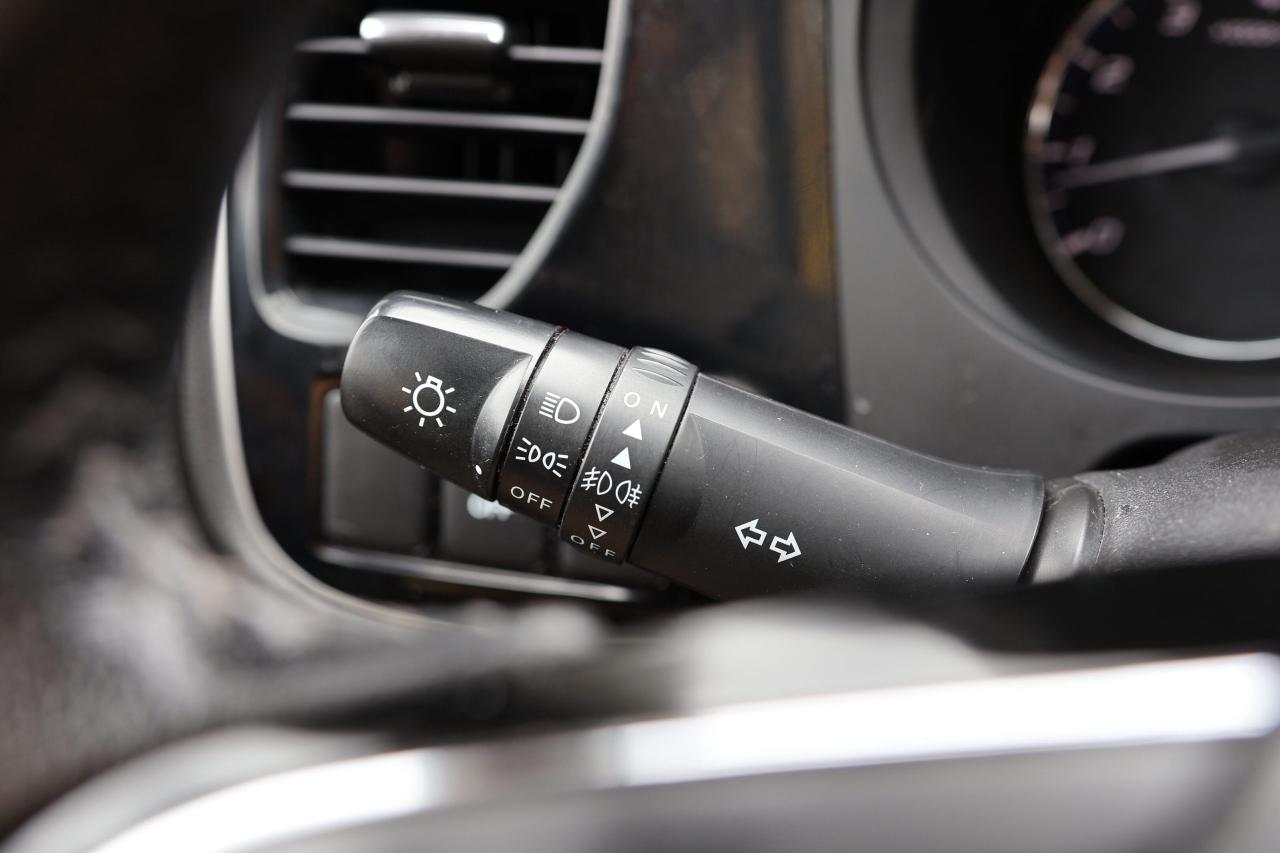 2020 Mitsubishi Outlander S-AWD/7 PASS/B CAM/H SEATS/DIFF LOCK/AUTO HOLD/BLU Photo