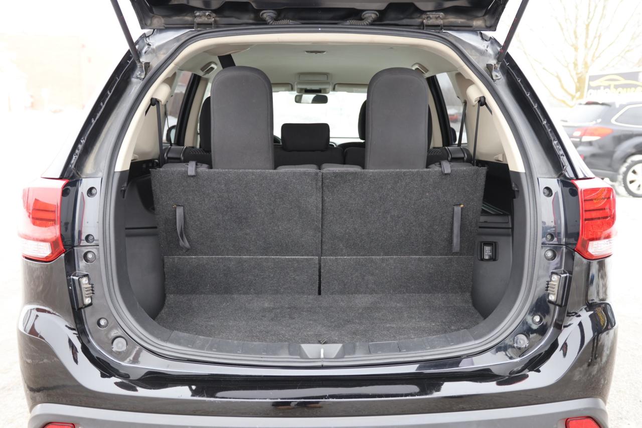 2020 Mitsubishi Outlander S-AWD/7 PASS/B CAM/H SEATS/DIFF LOCK/AUTO HOLD/BLU Photo