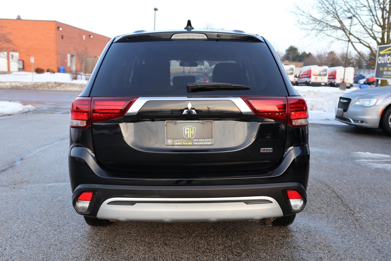 2020 Mitsubishi Outlander S-AWD/7 PASS/B CAM/H SEATS/DIFF LOCK/AUTO HOLD/BLU Photo