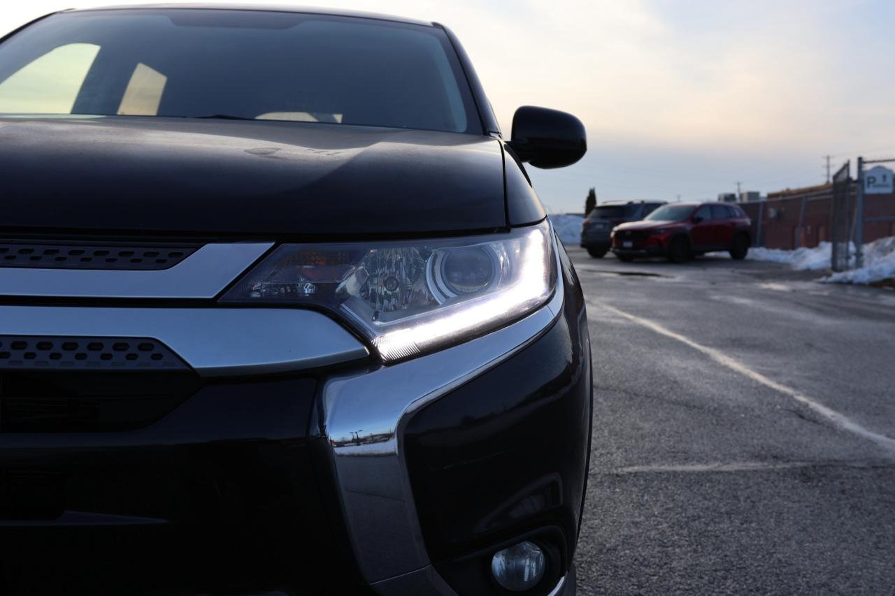 2020 Mitsubishi Outlander S-AWD/7 PASS/B CAM/H SEATS/DIFF LOCK/AUTO HOLD/BLU Photo