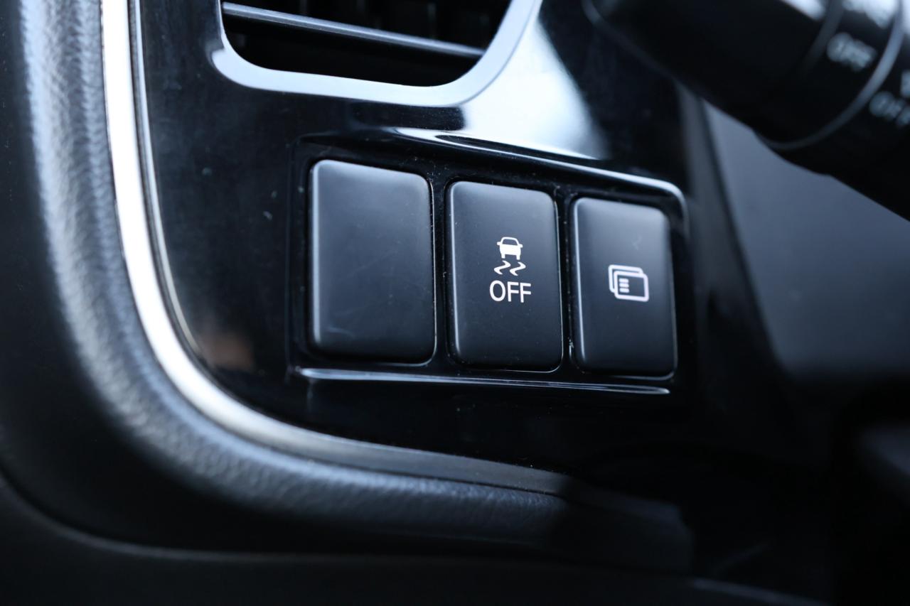 2020 Mitsubishi Outlander S-AWD/7 PASS/B CAM/H SEATS/DIFF LOCK/AUTO HOLD/BLU Photo